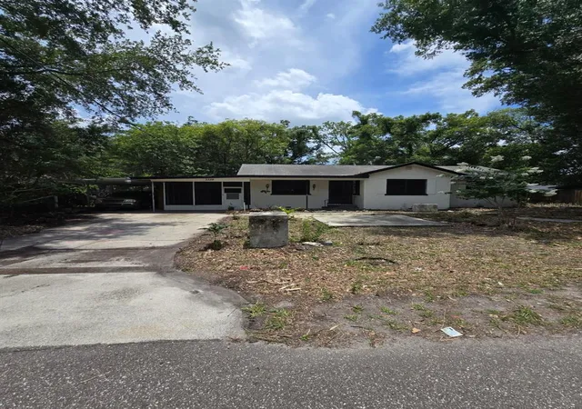 Photo 2 of Single family home for sale at 3328 Ave T Nw, Winter Haven, FL 33881 | MLS# S5153207 | Listing updated on 2026-10-06