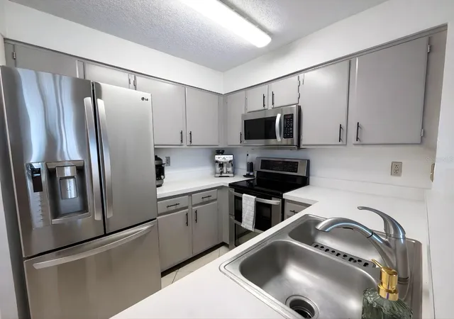 Homes for sale in Clearwater, FL | 2400 Feather Sound Dr #1426, Clearwater, FL 33762 | MLS# TB8526564