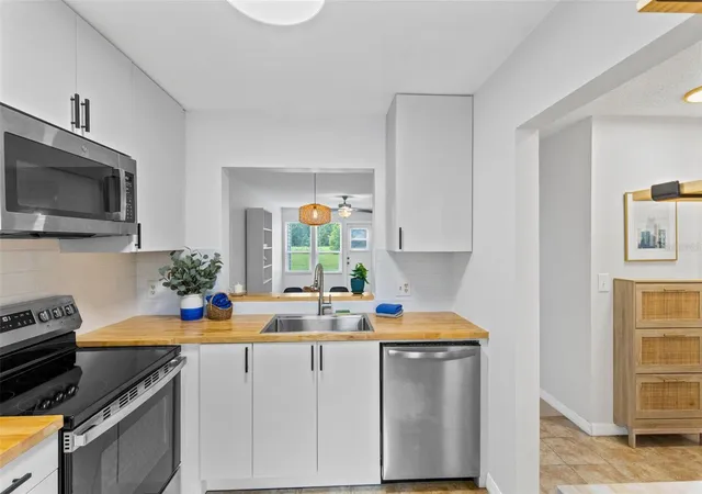 Photo 3 of Condo for sale at 9514 Darien Ave #9514, Orlando, FL 32817 | MLS# O6422933 | Listing updated on 2026-10-02
