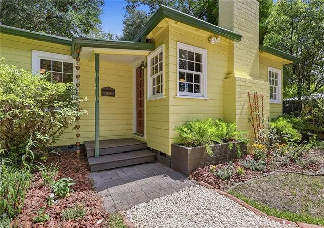2nd image of 616 Nw 8th Pl, Gainesville, FL 32601 | MLS# GC541766