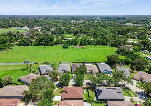 34th image of 725 Star Pointe Dr, Seffner, FL 33584 | MLS# TB8526585
