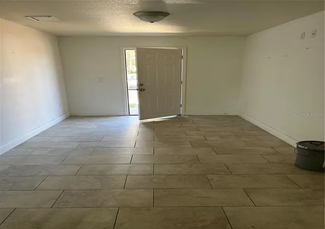 4th image of 3301 E Ida St, Tampa, FL 33610 | MLS# TB8526588