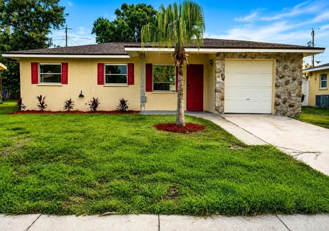 1st image of 1051 Venetian Pkwy, Venice, FL 34285 | MLS# O6422979