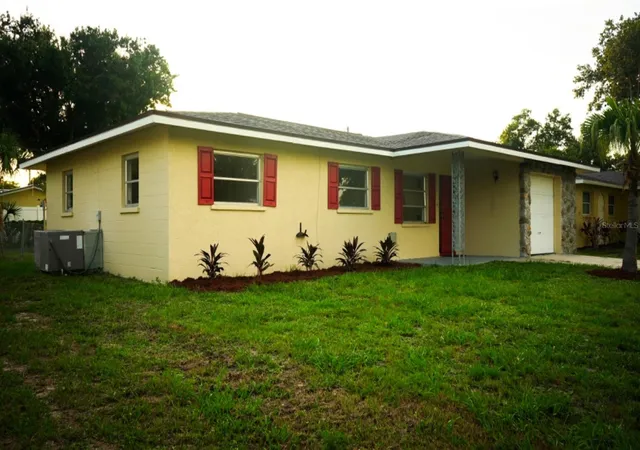 2nd image of 1051 Venetian Pkwy, Venice, FL 34285 | MLS# O6422979