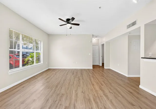 Photo 4 of Condo for sale at 5118 City St #514, Orlando, FL 32839 | MLS# O6422985 | Listing updated on 2026-07-23