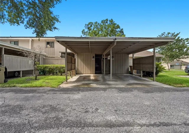 2nd image of 8003 Jasmine Dr #8003, Temple Terrace, FL 33637 | MLS# TB8526643