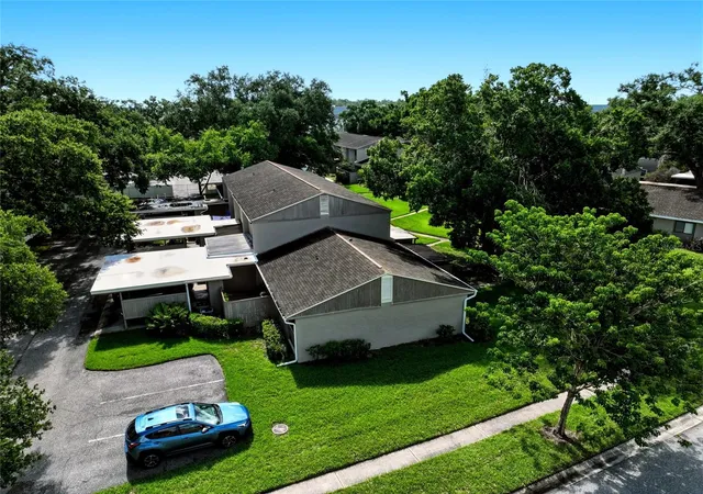 2nd image of 8003 Jasmine Dr, Temple Terrace, FL 33637