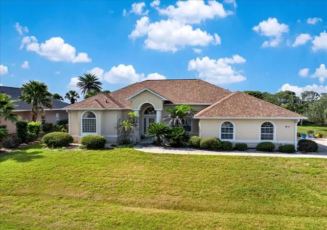 Photo 1 of Single family home for sale at 10 Beachside Dr, Palm Coast, FL 32137 | MLS# FC319796 | Listing updated on 2026-09-08
