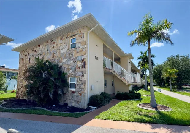 Homes for sale in Port Charlotte, FL | 3136 Harbor Blvd #2A, Port Charlotte, FL 33952 | MLS# C7528138