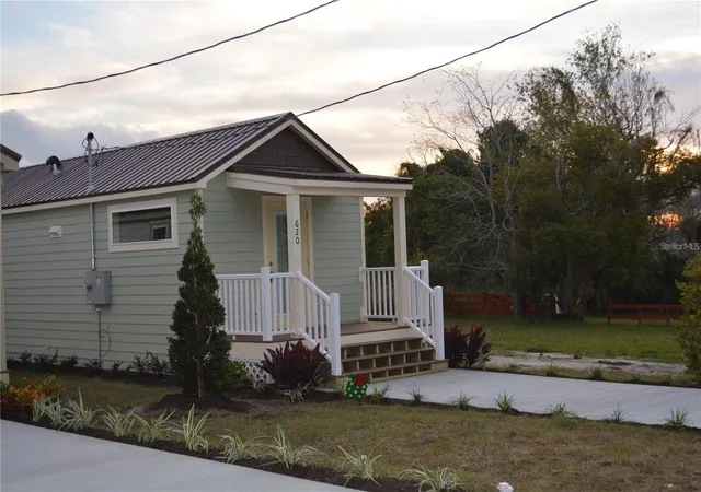 1st image of 620 Third St, Oviedo, FL 32765 | MLS# O6423002