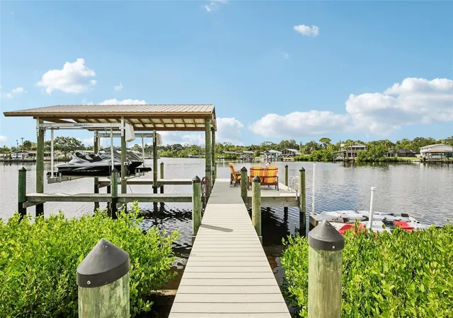 2nd image of 806 Blue Heron Blvd, Ruskin, FL 33570 | MLS# TB8526657