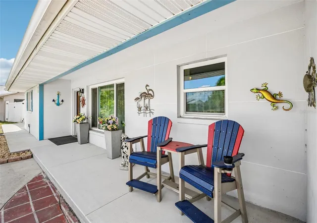 4th image of 806 Blue Heron Blvd, Ruskin, FL 33570 | MLS# TB8526657
