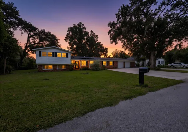 3rd image of 401 Overland Dr, Brandon, FL 33511 | MLS# TB8526659