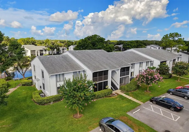 2nd image of 1261 Pine Ridge Cir W #D1, Tarpon Springs, FL 34688 | MLS# TB8526660