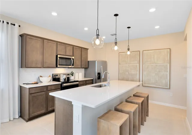 5th image of 10674 Evening Star Street, Orlando, FL 32829 | MLS# O6423011