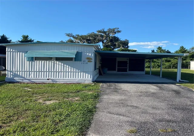1st image of 1318 Cr 461, Lake Panasoffkee, FL 33538 | MLS# O6423014