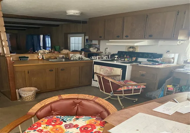 5th image of 1318 Cr 461, Lake Panasoffkee, FL 33538 | MLS# O6423014