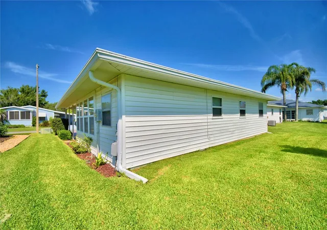Photo 3 of Single family home for sale at 4860 Goldenview Ln, Lakeland, FL 33811 | MLS# L4963330 | Listing updated on 2026-10-06