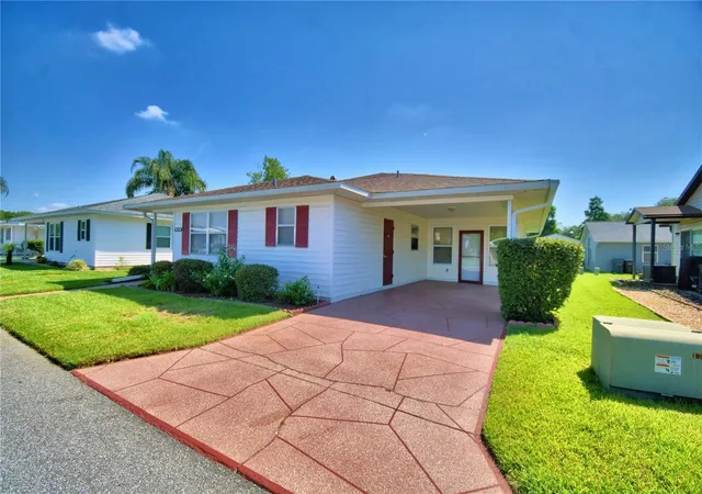 Photo 4 of Single family home for sale at 4860 Goldenview Ln, Lakeland, FL 33811 | MLS# L4963330 | Listing updated on 2026-10-06