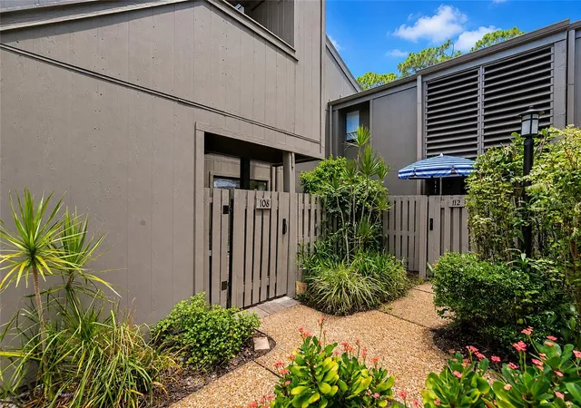 2nd image of 108 Woodland Pl #108, Osprey, FL 34229 | MLS# A4699279