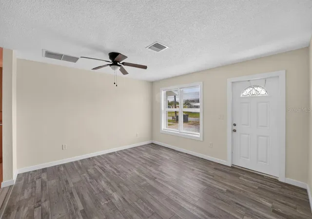 5th image of 5037 Bullard St, North Port, FL 34287 | MLS# A4699282