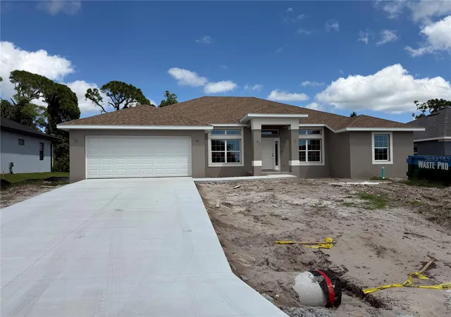 Photo 1 of Single family home for sale at 7 Tee View Rd, Rotonda West, FL 33947 | MLS# C7528141 | Listing updated on 2026-10-11