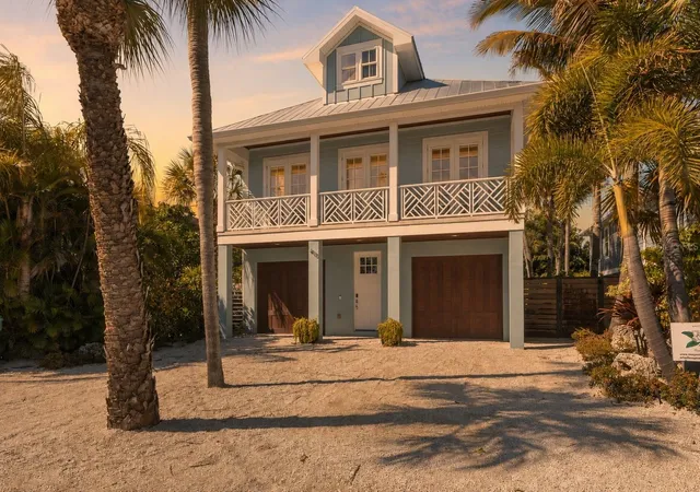Photo 1 of Single family home for sale at 418 Magnolia Ave, Anna Maria, FL 34216 | MLS# A4699292 | Listing updated on 2026-09-27
