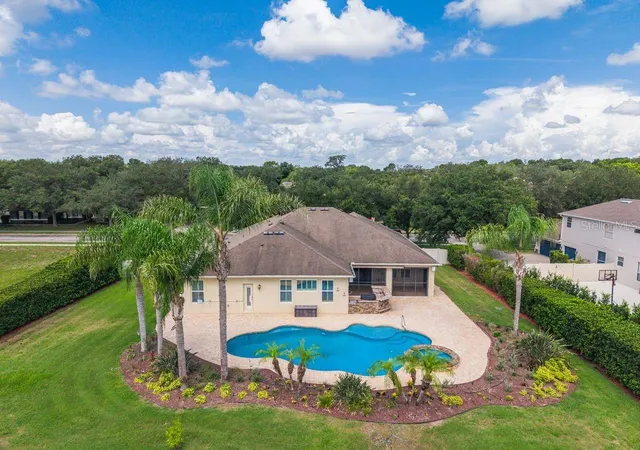 Photo 3 of Single family home for sale at 2629 Tree Meadow Loop, Apopka, FL 32712 | MLS# O6423052 | Listing updated on 2026-10-02