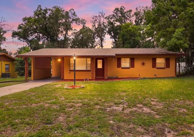 1st image of 812 W Franklin Ave, Deland, FL 32720 | MLS# V4950085