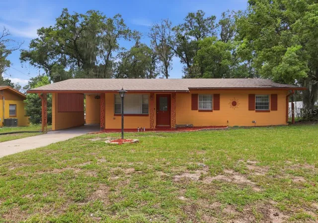 2nd image of 812 W Franklin Ave, Deland, FL 32720 | MLS# V4950085