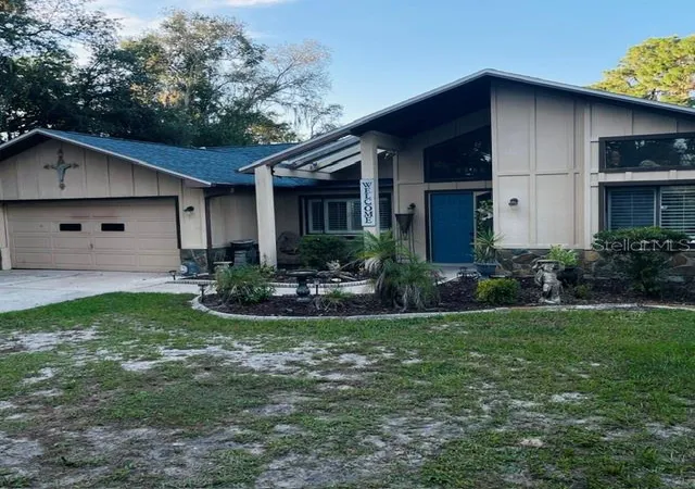 Photo 2 of Single family home for sale at 7151 Red Oak Loop, New Port Richey, FL 34654 | MLS# TB8526713 | Listing updated on 2026-10-04