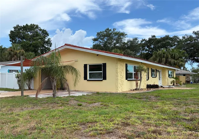 2nd image of 623 Palm Blvd, Dunedin, FL 34698 | MLS# A4699298