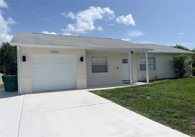 2nd image of 11074 Carnegie Ave, Englewood, FL 34224 | MLS# A4699299