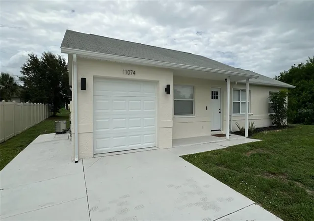 3rd image of 11074 Carnegie Ave, Englewood, FL 34224 | MLS# A4699299