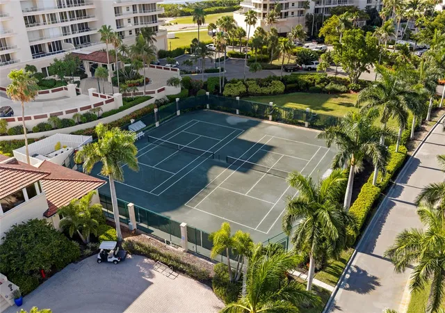 Homes for sale in Longboat Key, FL | 3060 Grand Bay Boulevard, Longboat Key, FL 34228 | Houzeo