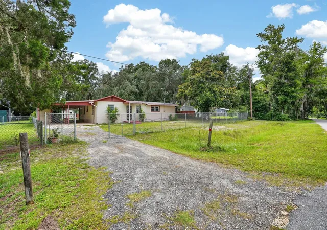 Photo 4 of Single family home for sale at 131 Dunn Ave, San Mateo, FL 32187 | MLS# FC319802 | Listing updated on 2026-09-02