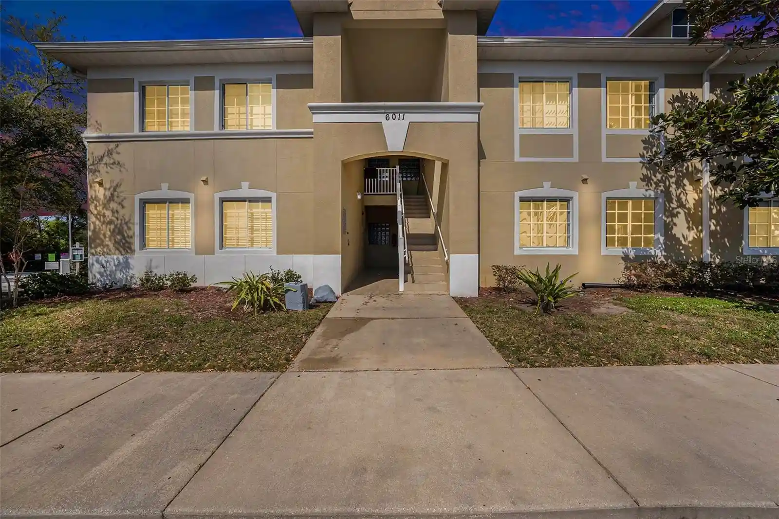 Listing Photo 1 - Condo for sale in 6011 Skydale Wy located at 6011 Skydale Wy, RIVERVIEW, FL 33578 - Unit #101