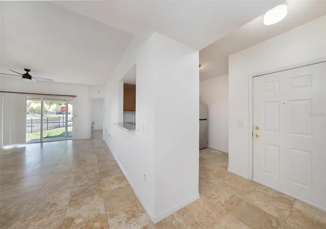 Listing Photo 4 - Condo for sale in building located at 6011 Skydale Wy, RIVERVIEW, FL 33578 - Unit #101