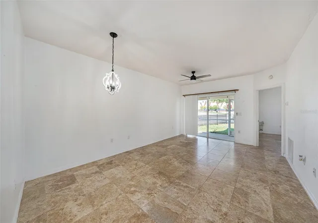 Listing Photo 5 - Condo for sale in building located at 6011 Skydale Wy, RIVERVIEW, FL 33578 - Unit #101