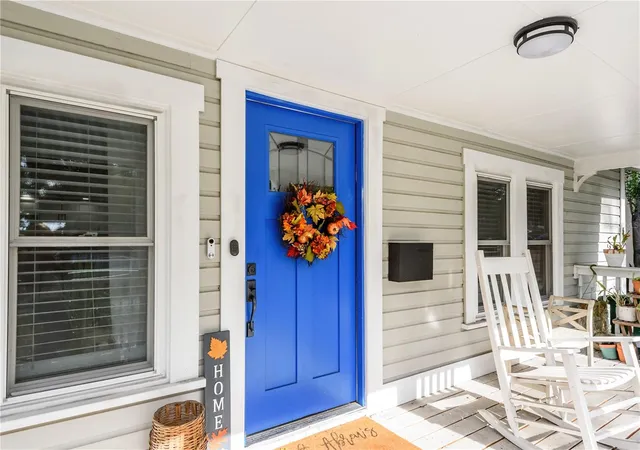 Photo 3 of Single family home for sale at 806 E Hamilton Ave, Tampa, FL 33604 | MLS# TB8526745 | Listing updated on 2026-09-21