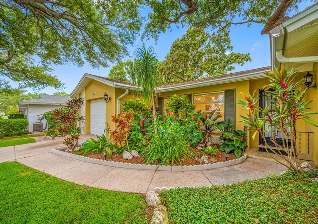 4th image of 2036 Forest Dr, Clearwater, FL 33763 | MLS# TB8526746