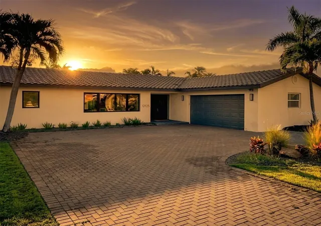 2nd image of 12125 5th St E, Treasure Island, FL 33706 | MLS# TB8526748