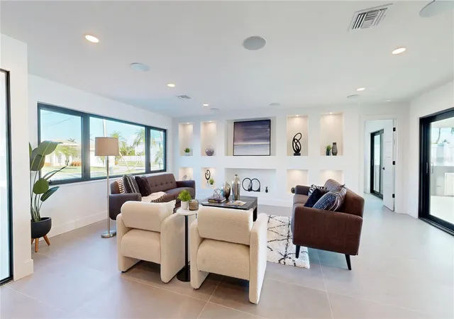 4th image of 12125 5Th St E, Treasure Island, FL 33706 | MLS# TB8526748