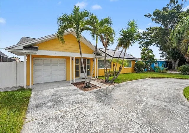 Photo 2 of Sale Pending at 12149 Park Blvd #7, Seminole, FL 33772 | MLS# TB8526750 | Listing updated on 2026-09-14