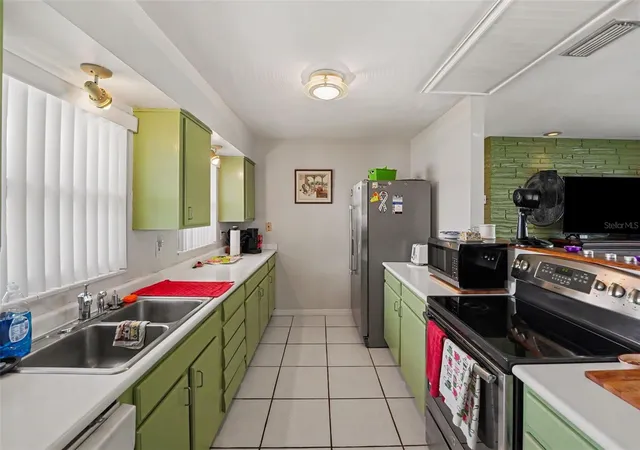 Photo 4 of Sale Pending at 12149 Park Blvd #7, Seminole, FL 33772 | MLS# TB8526750 | Listing updated on 2026-09-14