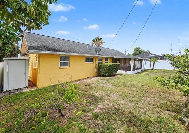 Photo 10 of Sale Pending at 12149 Park Blvd #7, Seminole, FL 33772 | MLS# TB8526750 | Listing updated on 2026-09-14