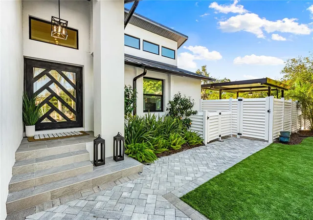 2nd image of 2500 Monterey St, Sarasota, FL 34231 | MLS# A4699306