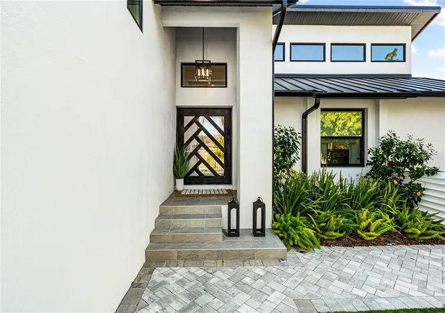 4th image of 2500 Monterey St, Sarasota, FL 34231 | MLS# A4699306