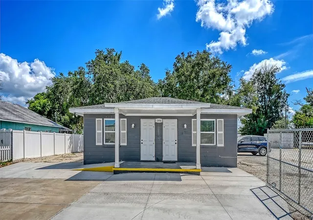 1st image of 1004 27th Ave W, Bradenton, FL 34205 | MLS# A4699307
