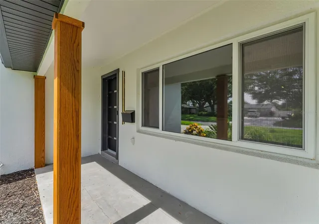 Photo 4 of Single family home for sale at 850 Rafael Blvd NE, St Petersburg, FL 33704 | MLS# TB8526779 | Listing updated on 2026-09-15